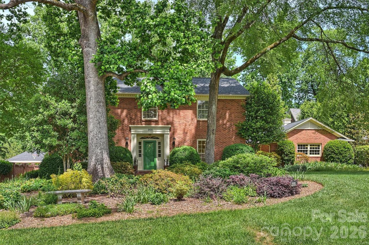 900 Greentree Dr., Charlotte, NC 28211