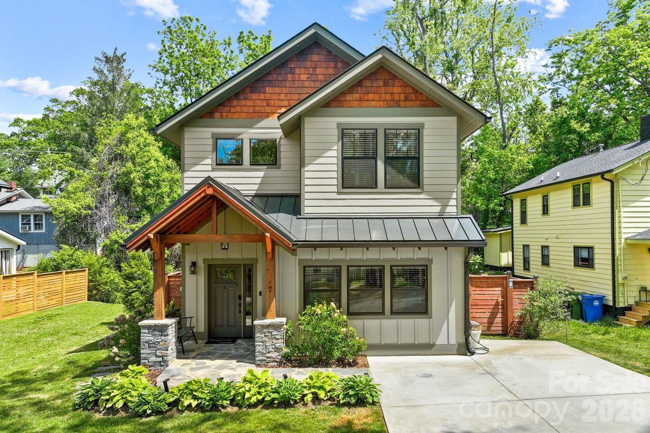 7 Acona Ln., Asheville, NC 28803