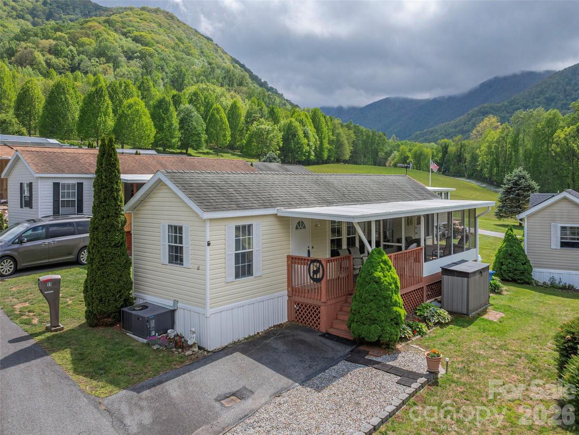 11 Valentine Dr., Maggie Valley, NC 28751