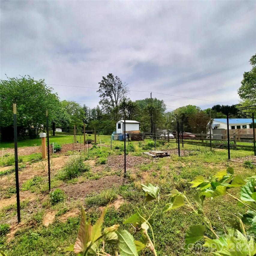 604 Substation St., Hendersonville, NC 28792