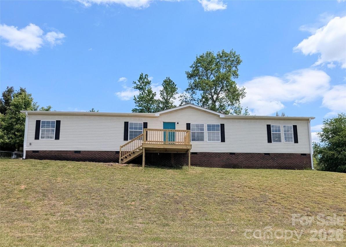 2032 Rocky Creek Ln., Dallas, NC 28034