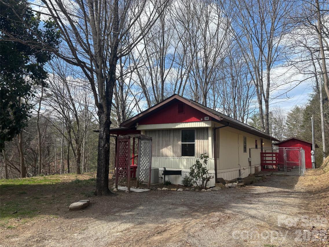 55 Celestial Ln., Whittier, NC 28789