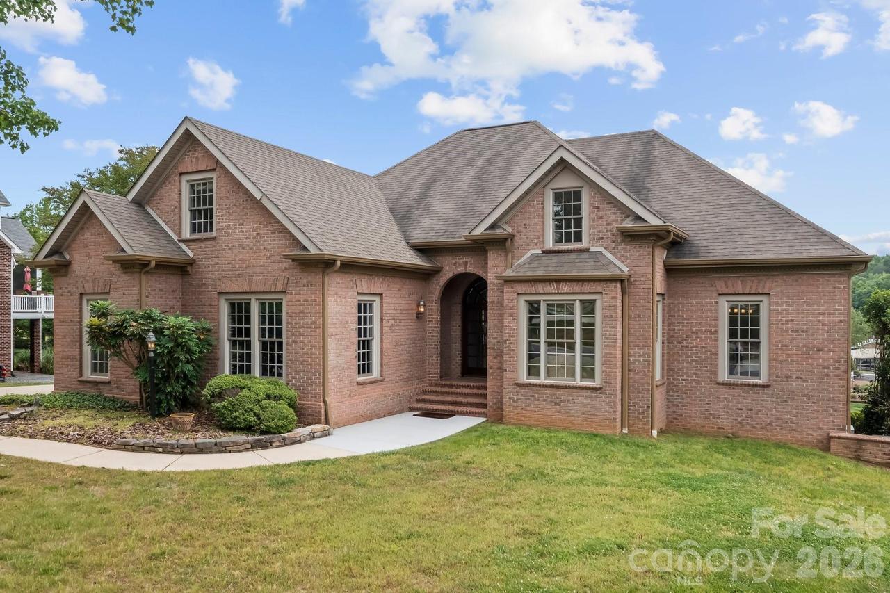 221 Windemere Isle Rd., Statesville, NC 28677