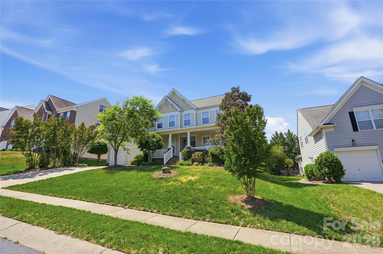 7816 Whisperingwood Dr., Harrisburg, NC 28075