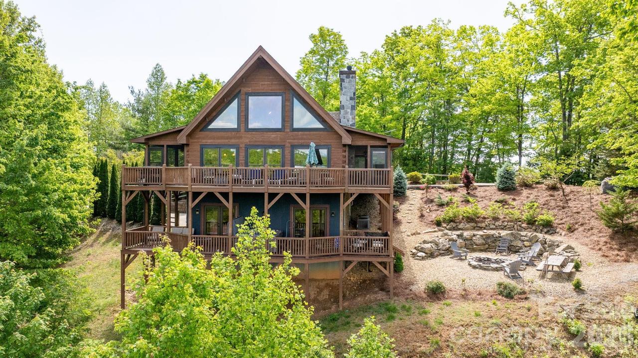6749 Fire Crest Ln., Lenoir, NC 28645