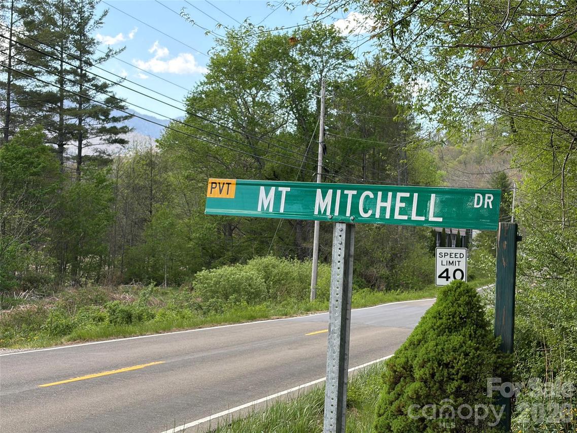000 Mt. Mitchell Dr., Burnsville, NC 28714