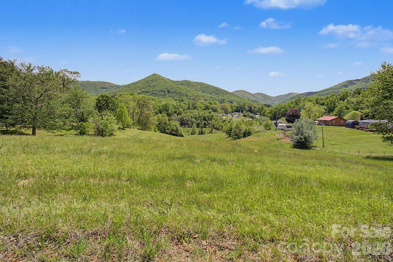 99999 Wise Rd., Candler, NC 28715