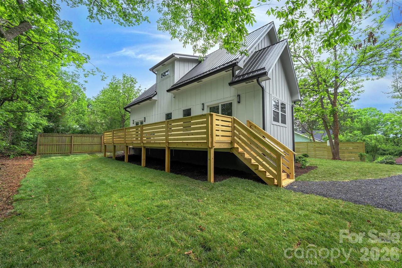 37 First St., Asheville, NC 28803