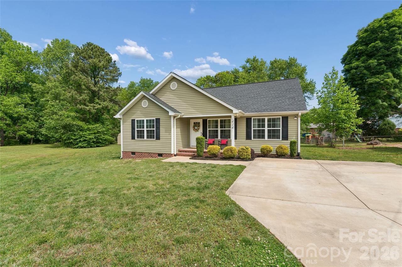 414 Cove Ln., China Grove, NC 28023