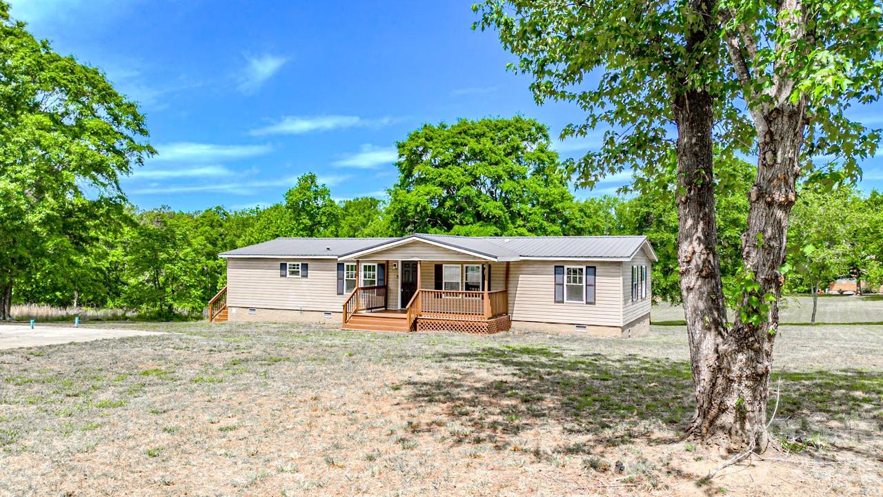 238 Phillips Dr., Forest City, NC 28043