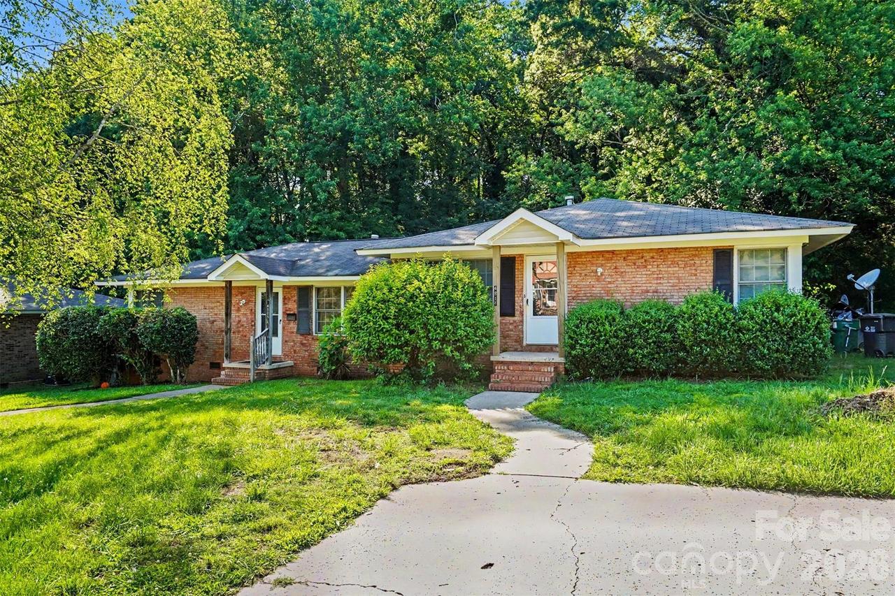 4809 Malibu Dr., Charlotte, NC 28215