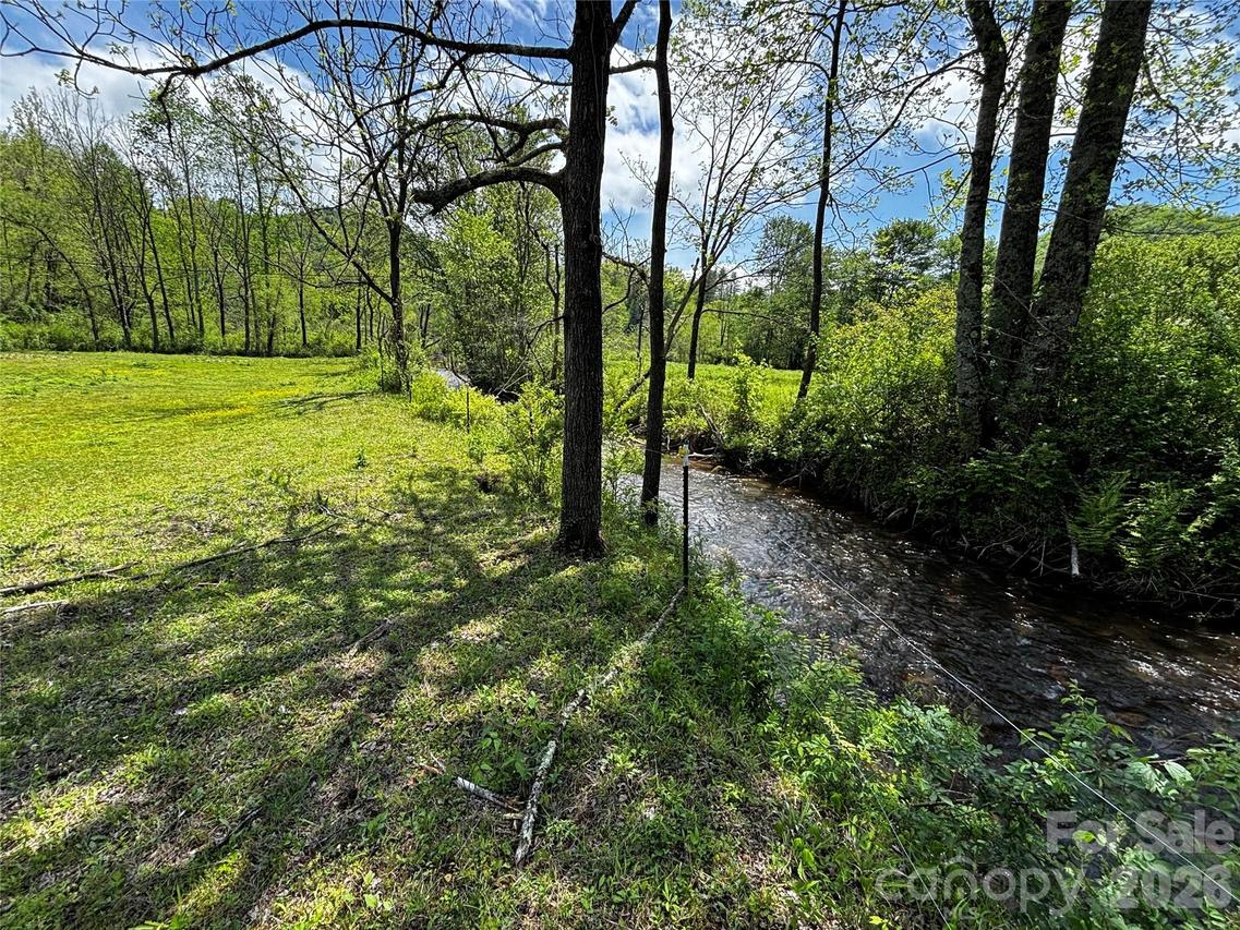 1659 Mountain Creek Rd., Robbinsville, NC 28871