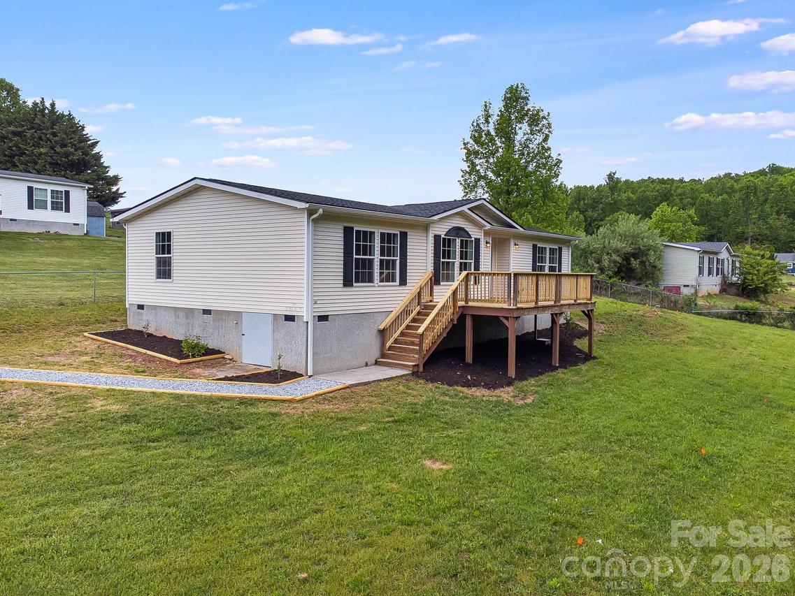 44 Morning Ln., Hendersonville, NC 28792