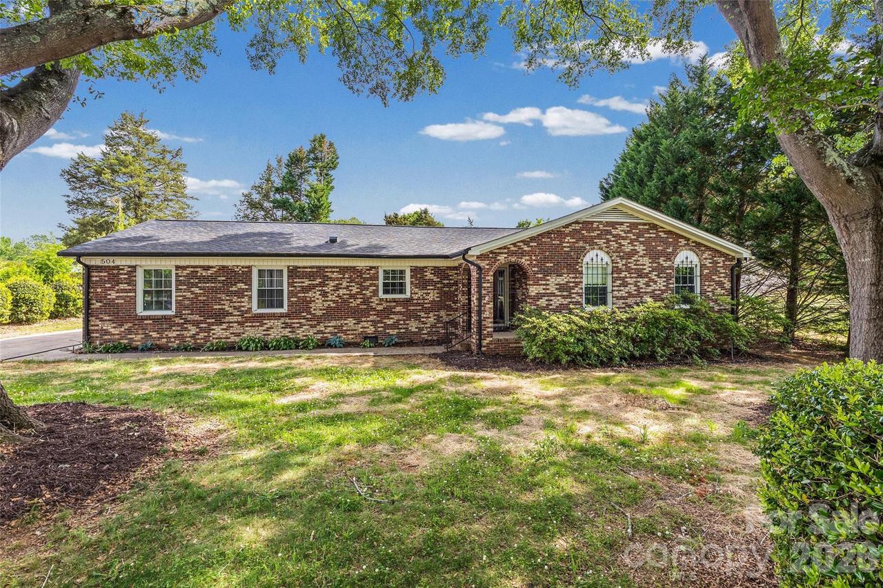 504 Carson Rd., Gastonia, NC 28052