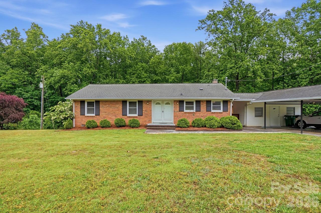 6704 Alanbrook Rd., Charlotte, NC 28215