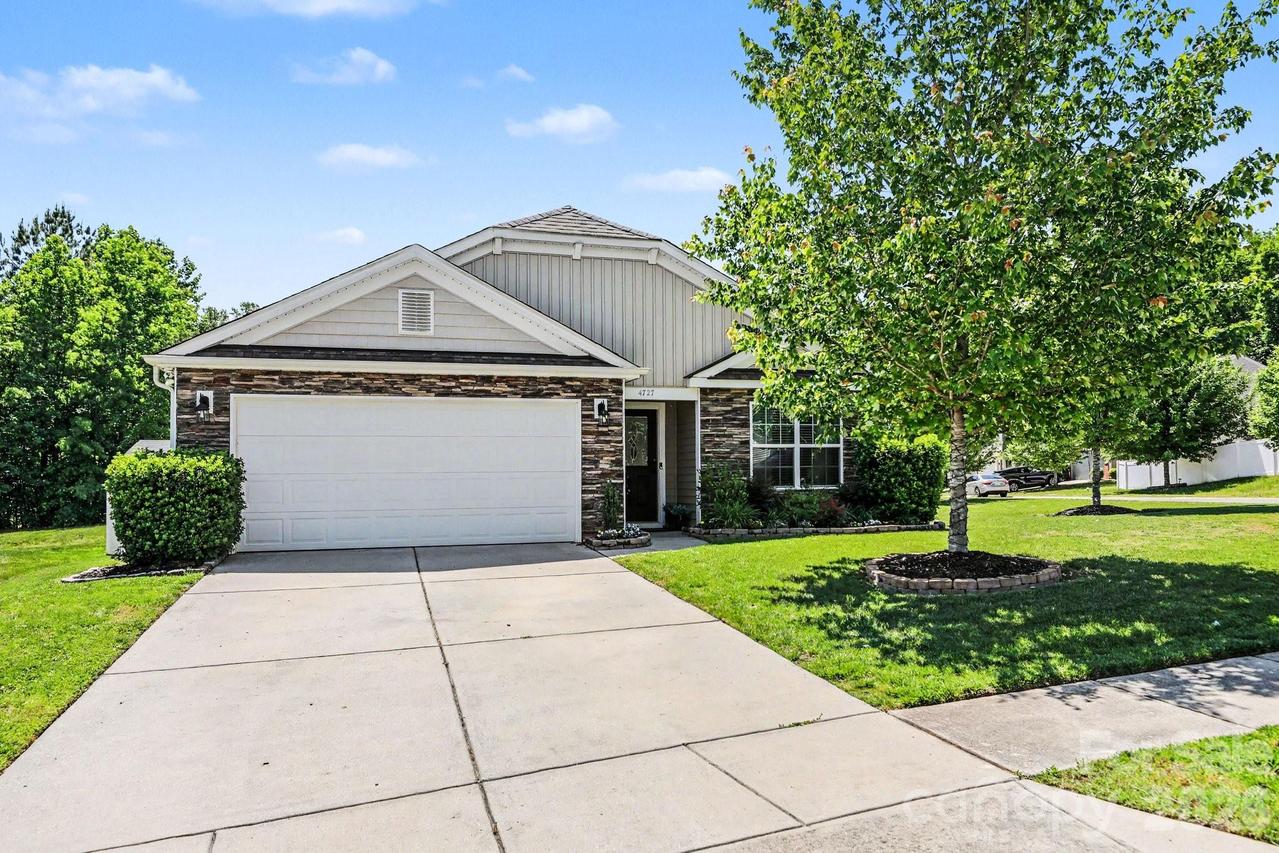 4727 Mcclure Rd., Charlotte, NC 28216