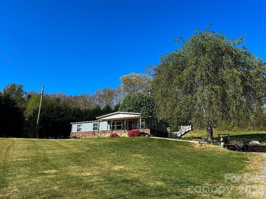188 Wiggins Rd., Candler, NC 28715