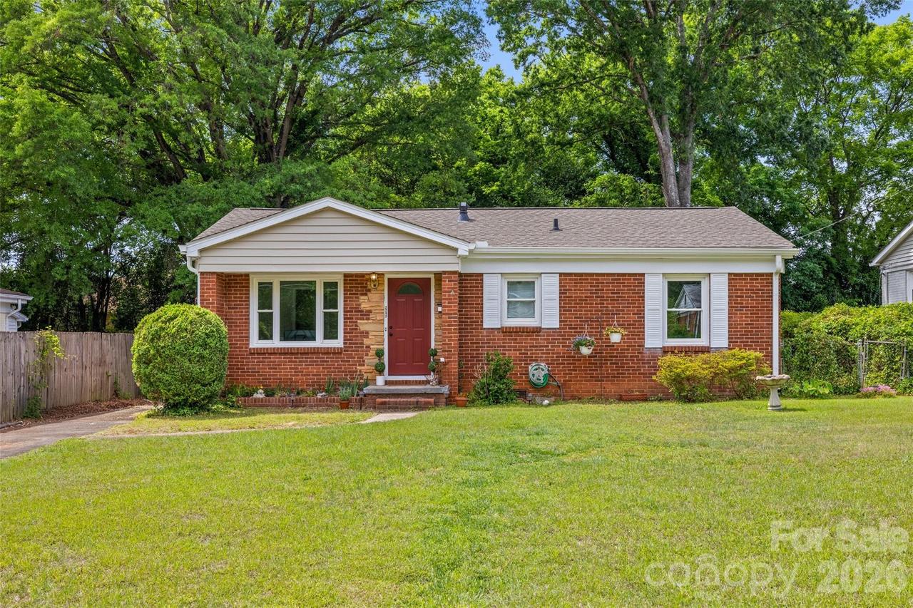 2242 Markham Ct., Charlotte, NC 28205