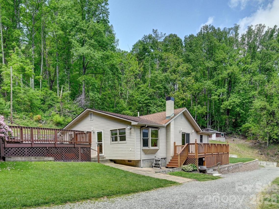 50 Eller Hollow Rd., Weaverville, NC 28787