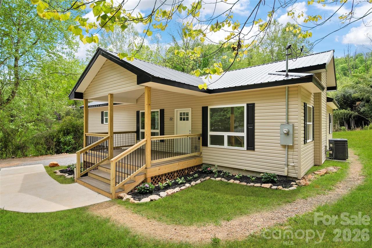 22 Ilyas Way, Waynesville, NC 28786