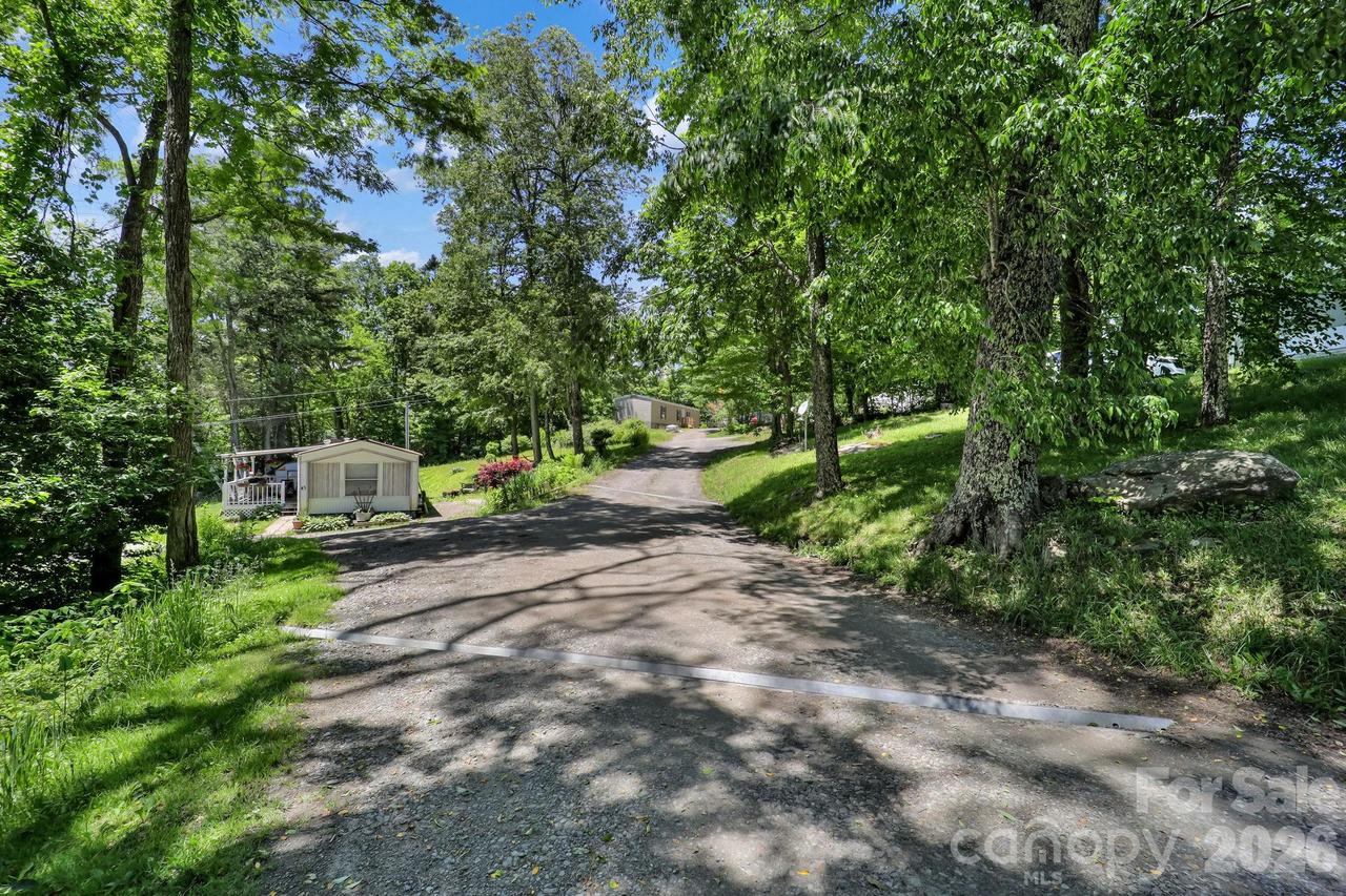 30 Little Rock Rd., Newland, NC 28657