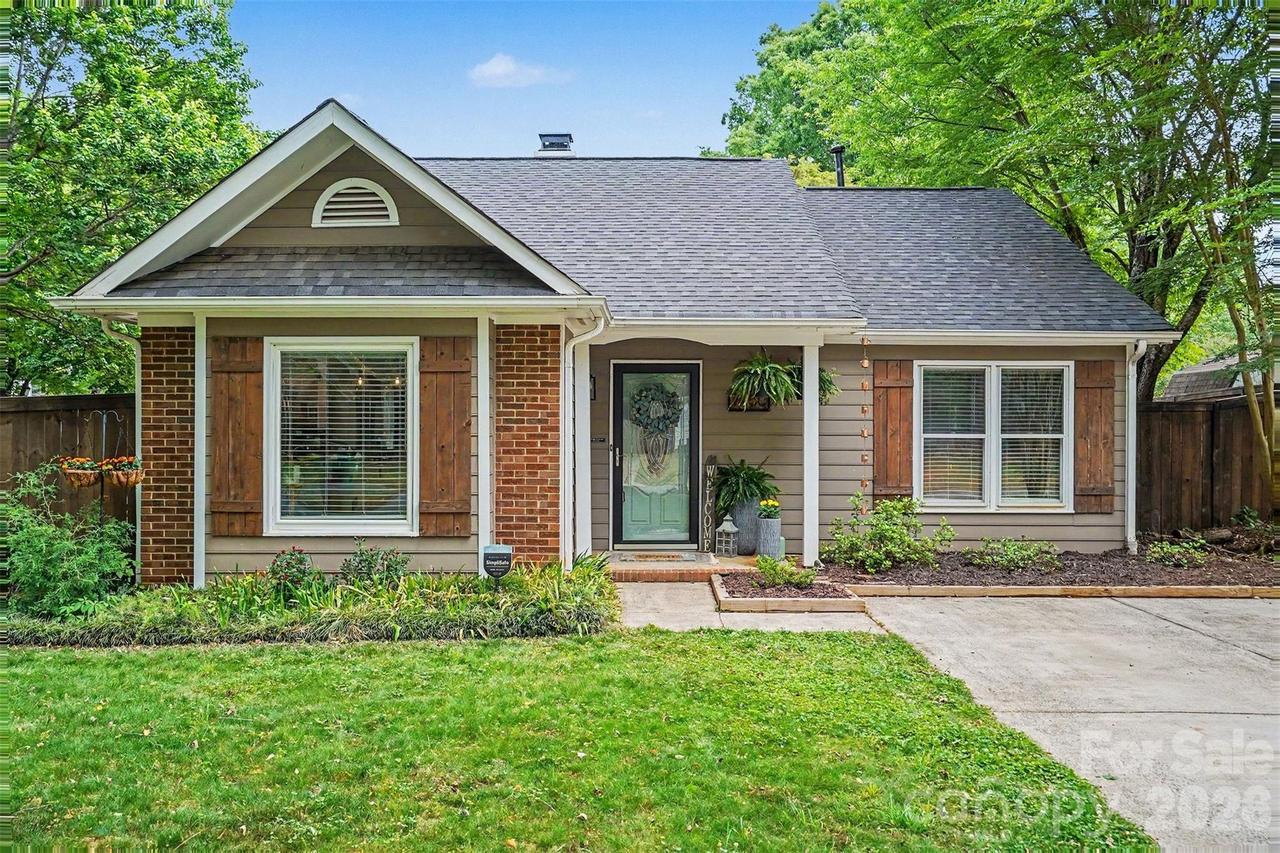 7450 Crestside Ln., Charlotte, NC 28227