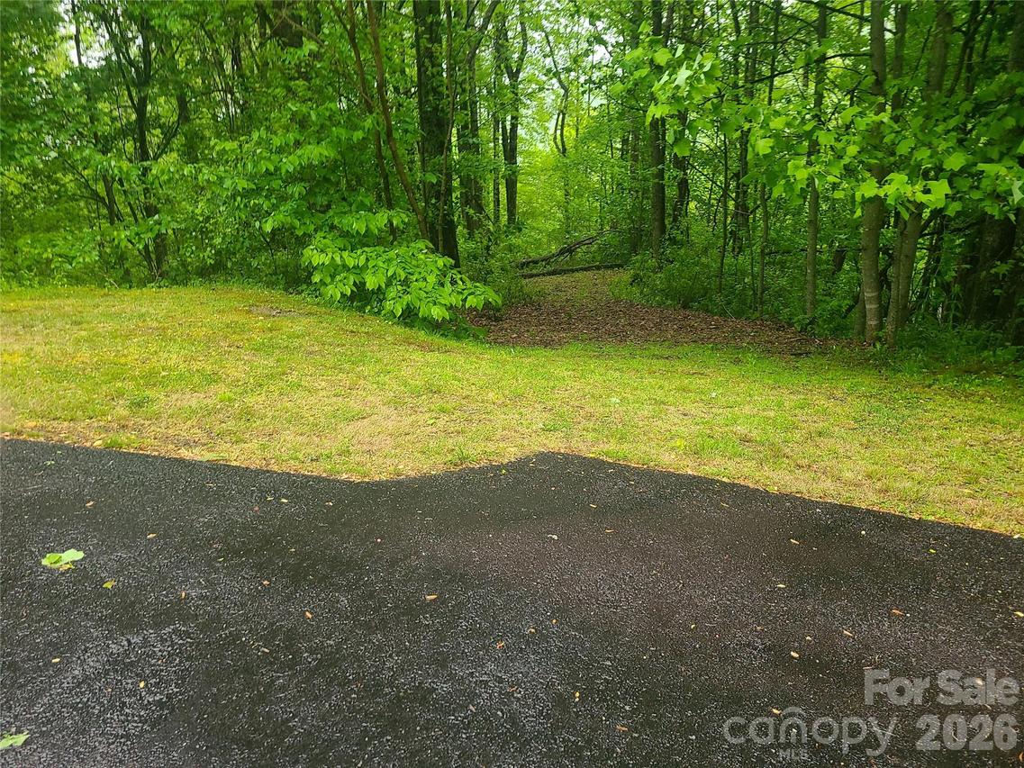 7 Covecrest Dr., Maggie Valley, NC 28751
