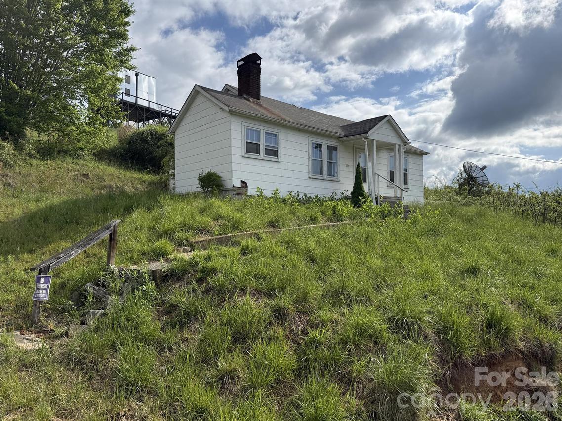 176 Laurel Branch Cemetery Rd., Weaverville, NC 28753