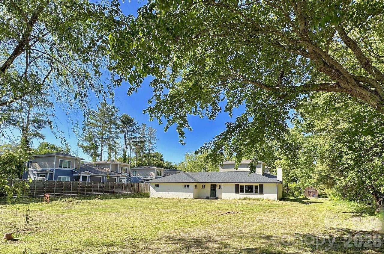 402 Blue Ridge Rd., Black Mountain, NC 28711