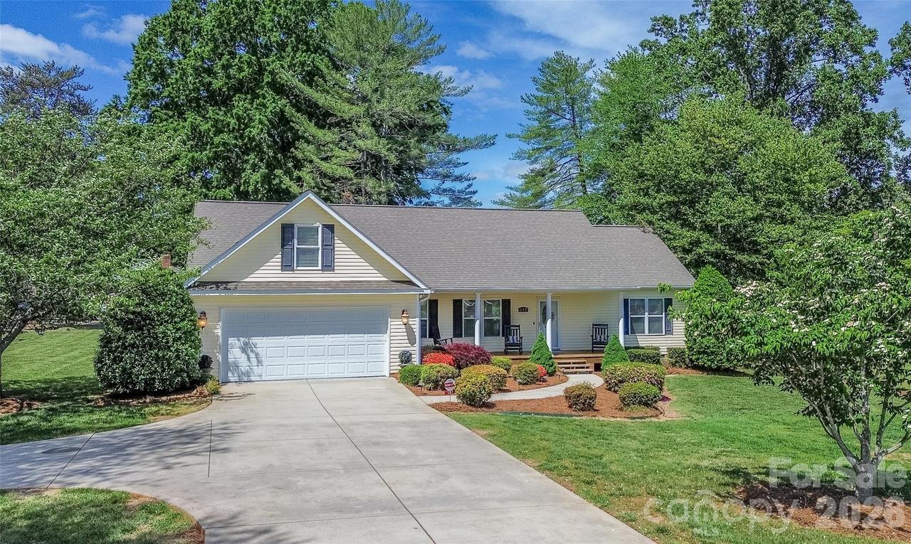 183 Devon Ln., Statesville, NC 28625