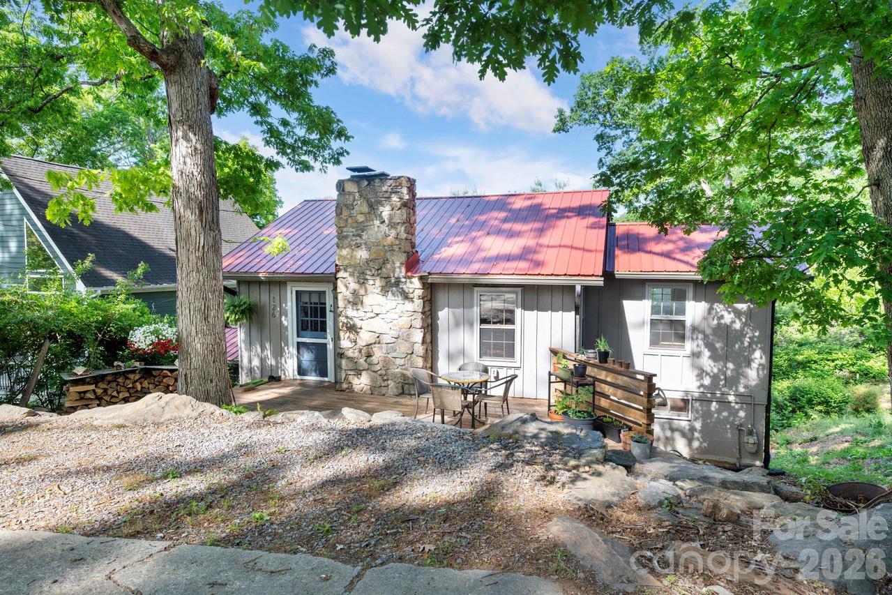 126 Maney Ave., Asheville, NC 28804