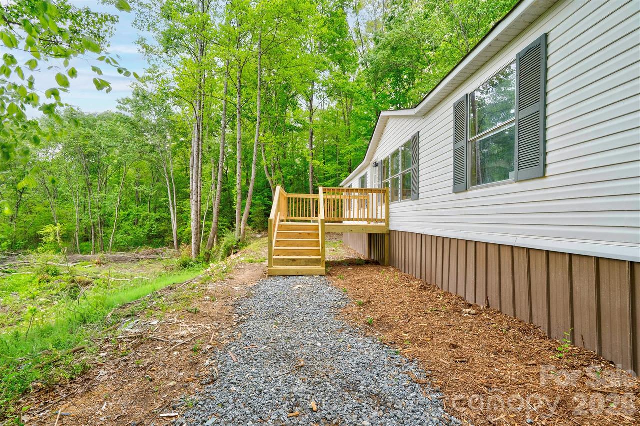 141 Knob Creek Dr., Lawndale, NC 28090