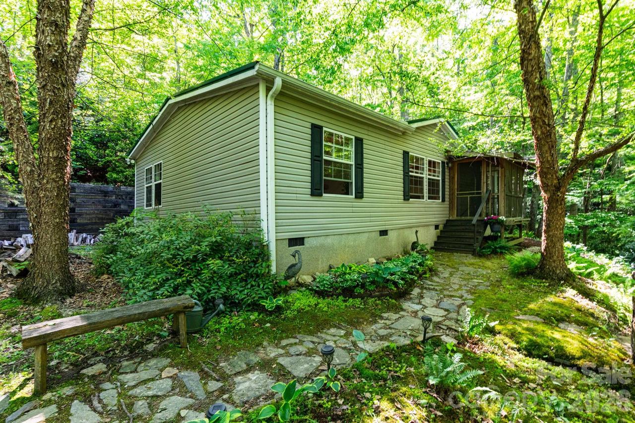 159 Marcellina Dr., Fairview, NC 28730