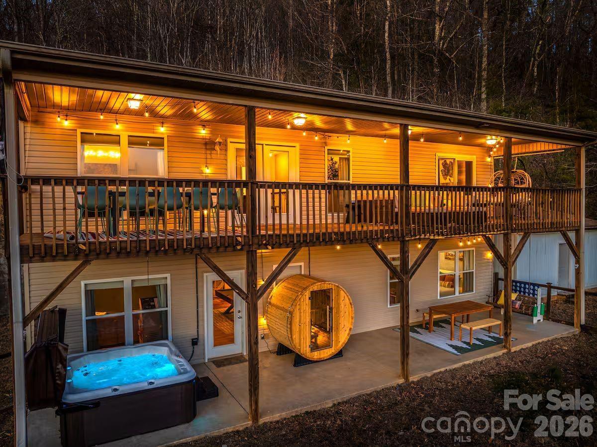 36 Wineberry Ln., Asheville, NC 28803