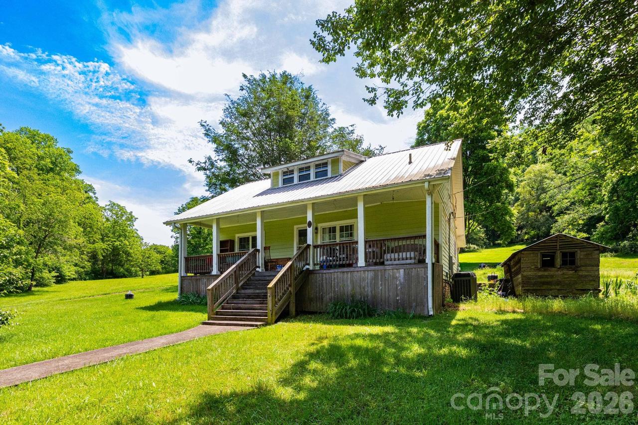 329 N Fork Rd., Barnardsville, NC 28709