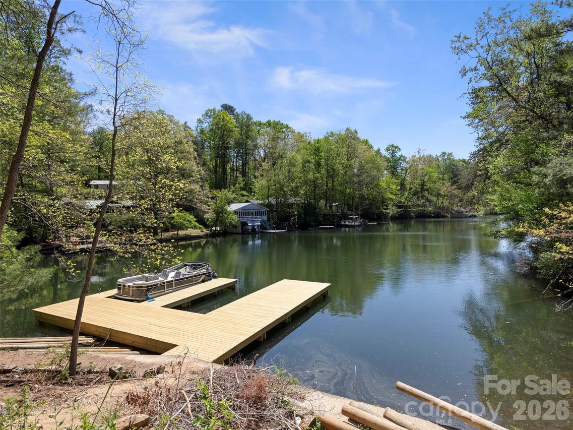 99999 N Lake Summit Rd., Zirconia, NC 28790