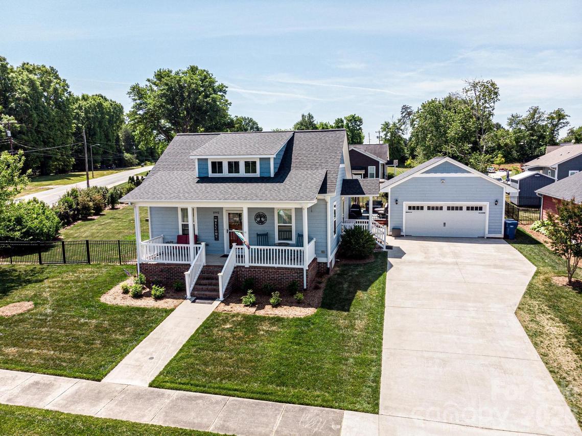 1092 33rd Avenue Loop, Hickory, NC 28601