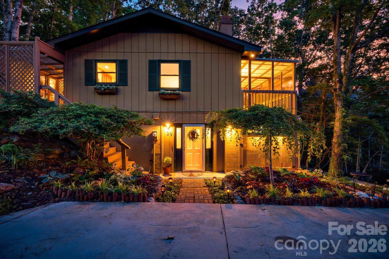 29 Independence Blvd., Asheville, NC 28805
