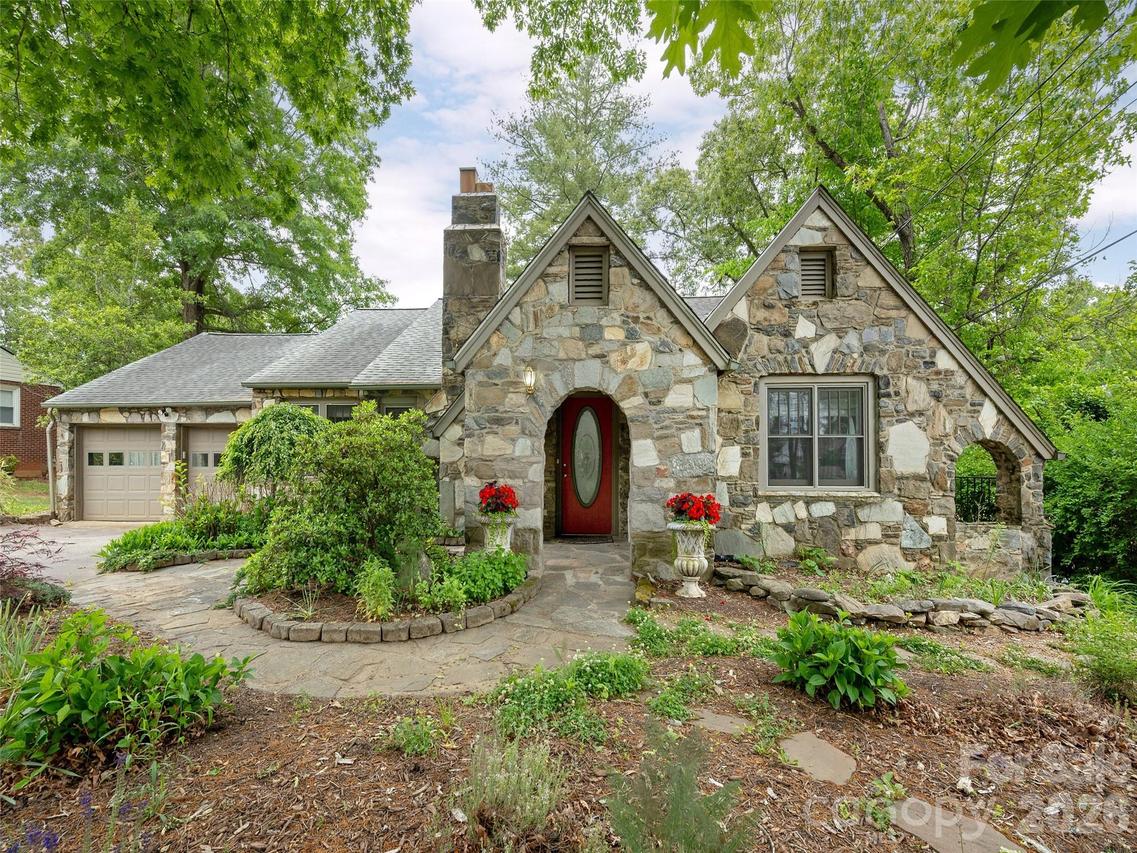 115 Oakland Rd., Asheville, NC 28801