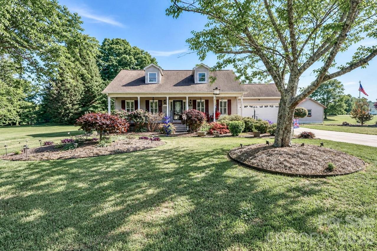 108 Garrison Dr., Statesville, NC 28677