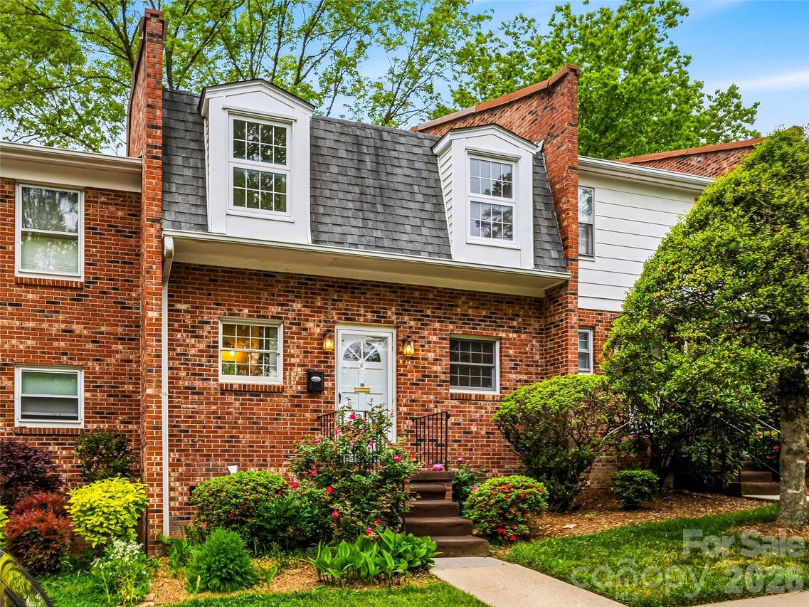 1409 Kensington Rd. #B6, Hendersonville, NC 28791