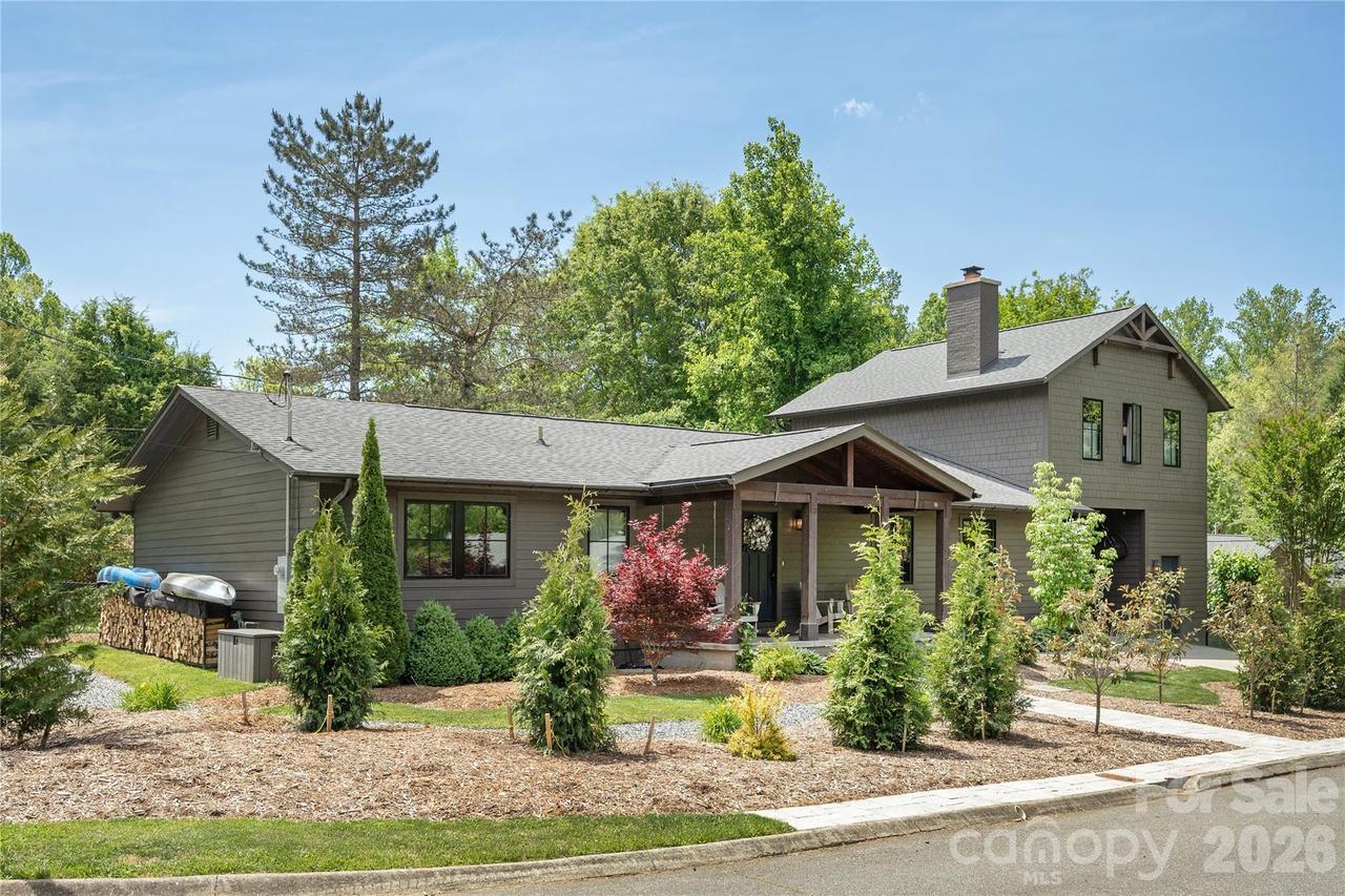 17 Grove St., Brevard, NC 28712