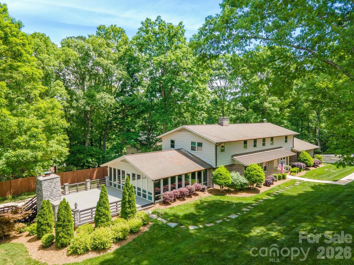 240 36th Avenue Cir., Hickory, NC 28601