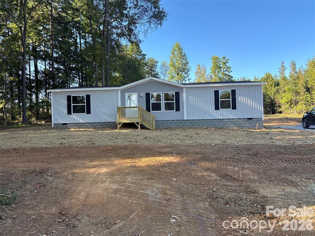 526 Lake Mullis Rd., Harmony, NC 28634