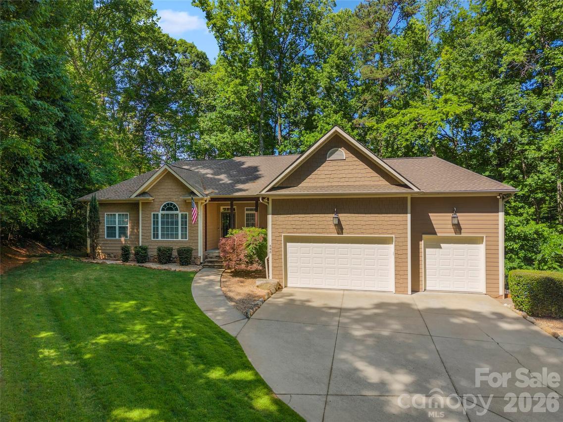 686 White Oaks Rd., Mooresville, NC 28115