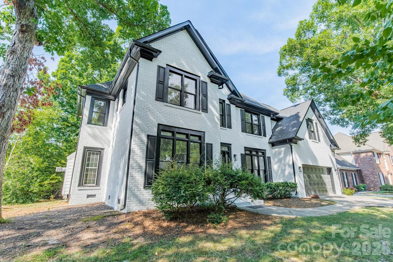 11550 Falling Leaves Dr., Charlotte, NC 28277