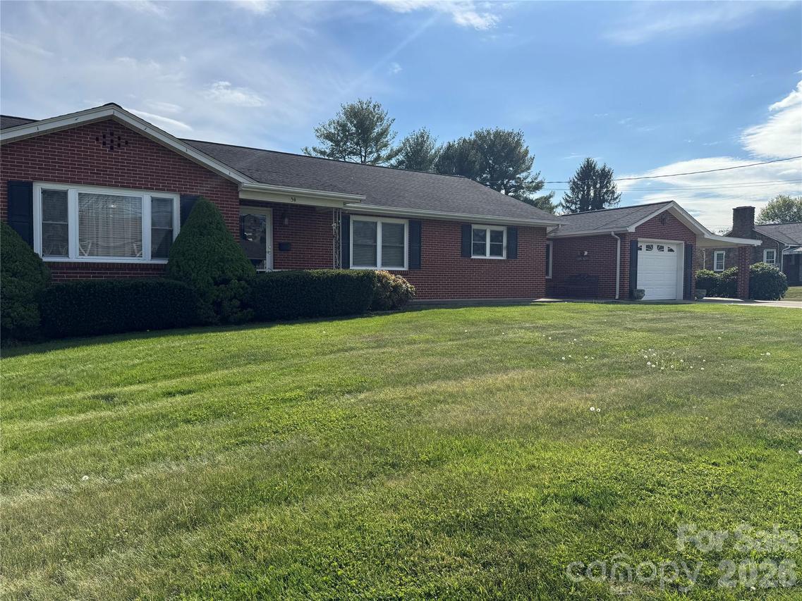 54 Rhoda St., Canton, NC 28716