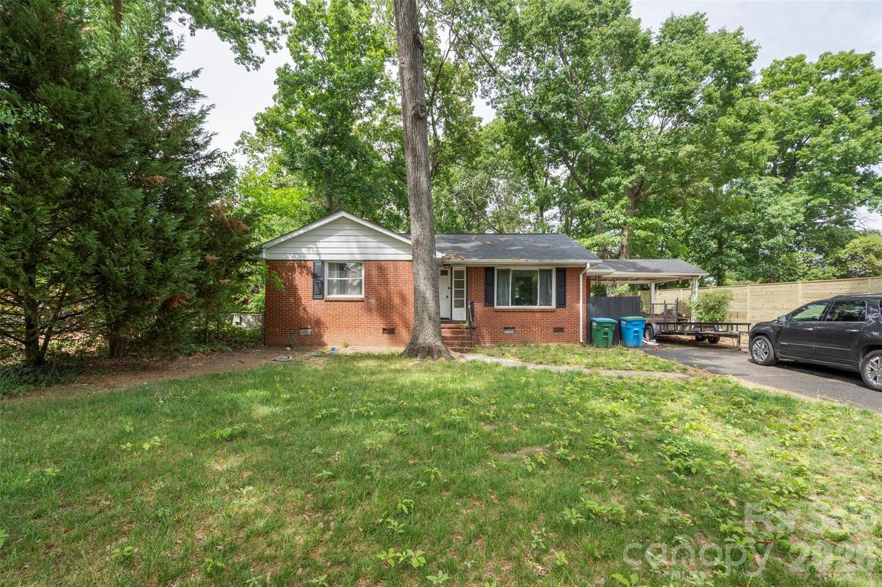706 Brian Cir., Pineville, NC 28134