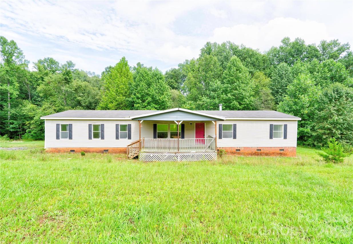 136 Foxhill Dr., Shelby, NC 28150