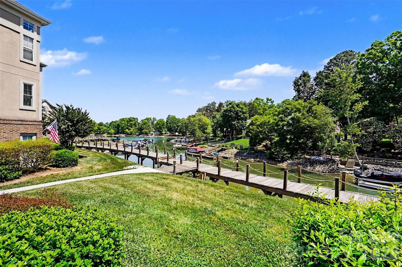104 Pier 33 Dr. #301, Mooresville, NC 28117